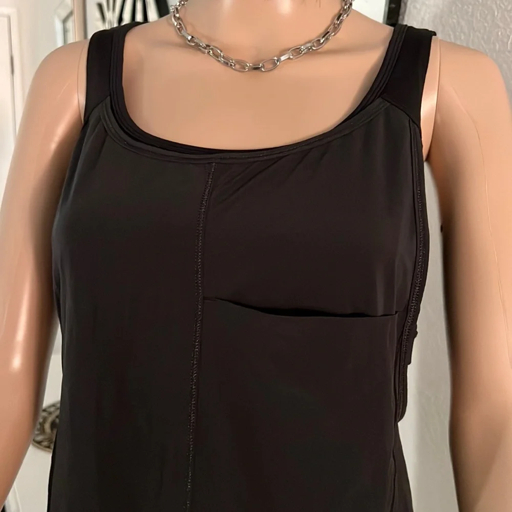 (Lululemon) ladies top size 6 please check measurement because there is no tag - Picture 5 of 17